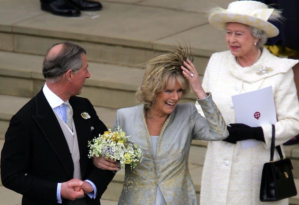 Kraljica Elizabeta Druga: Život u fotografijama 35 Marriage of Prince Charles and Camilla Parker Bowles, 2005