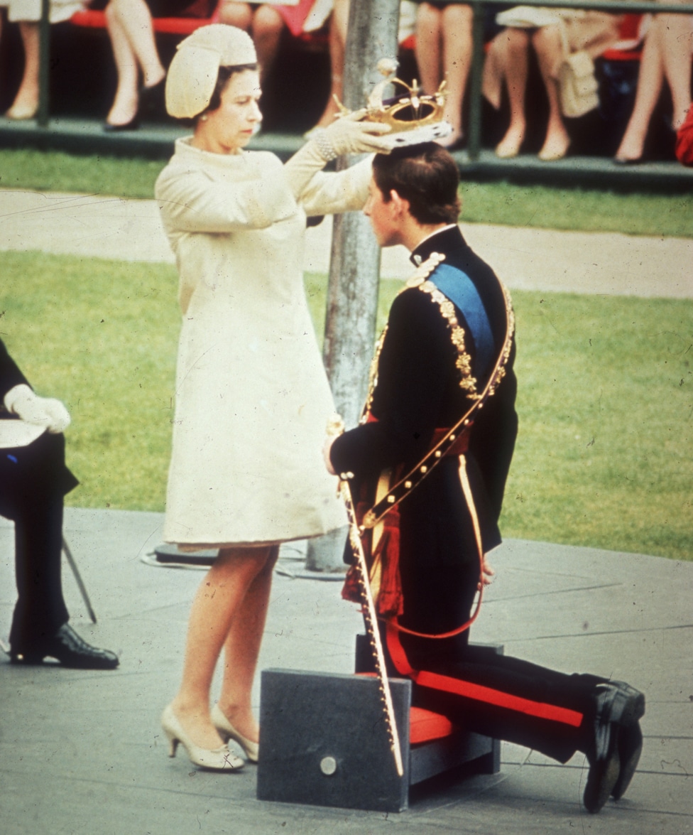 Kraljica Elizabeta Druga kruniše sina Čarlsa kao princa od Velsa 1969. godine