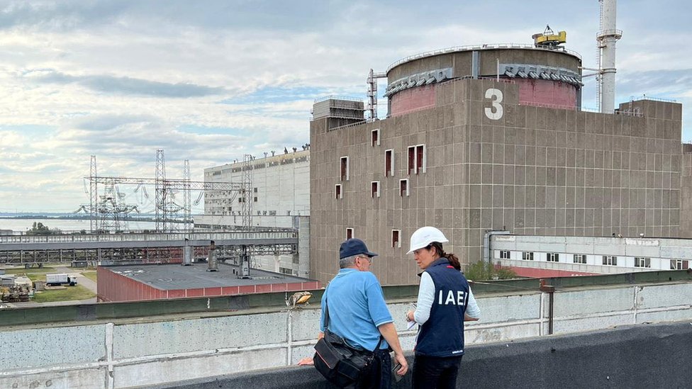 Rusija i Ukrajina: Nuklearna elektrana Zaporožje izgubila vezu sa glavnim dalekovodom 2 Inspektorы MAGATЭ na ZAЭS