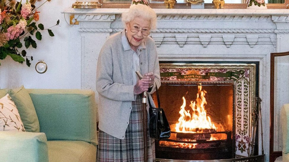 Velika Britanija: Kraljica Elizabeta pod nadzorom lekara, doktori zabrinuti za njeno zdravlje 1 The Queen at Balmoral