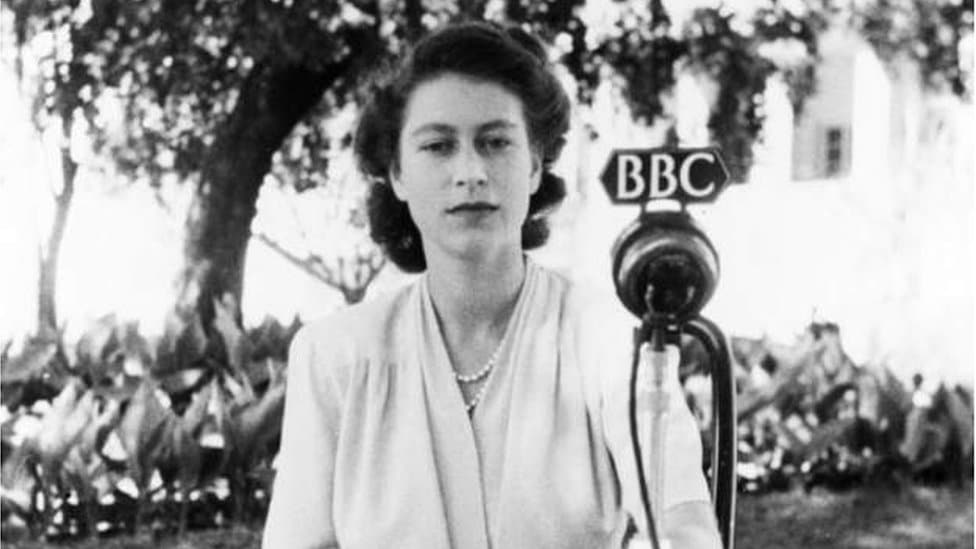 Kraljica tokom radijskog obraćanja za BBC
