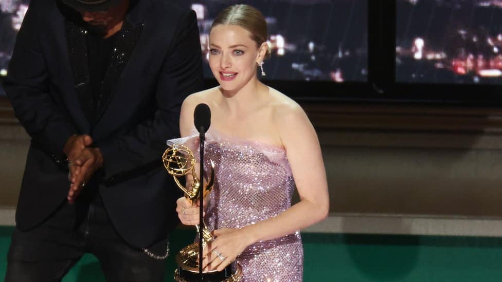 Televizija i Emi nagrade 2022: Zvezda serije „Igra lignje“ - prvi nagrađeni glumac iz Azije 4 Amanda Sejfred