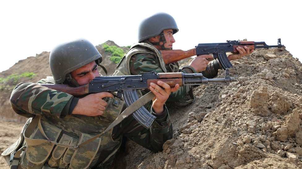 Azerbejdžanski vojnici na liniji fronta u regoonu Tartar 2016. godine