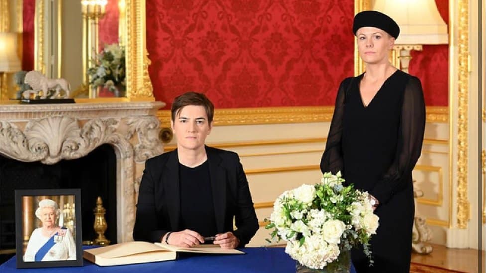 Kraljica Elizabeta Druga: Velika Britanija je stala da se oprosti od monarhinje 3 Ana Brnabić