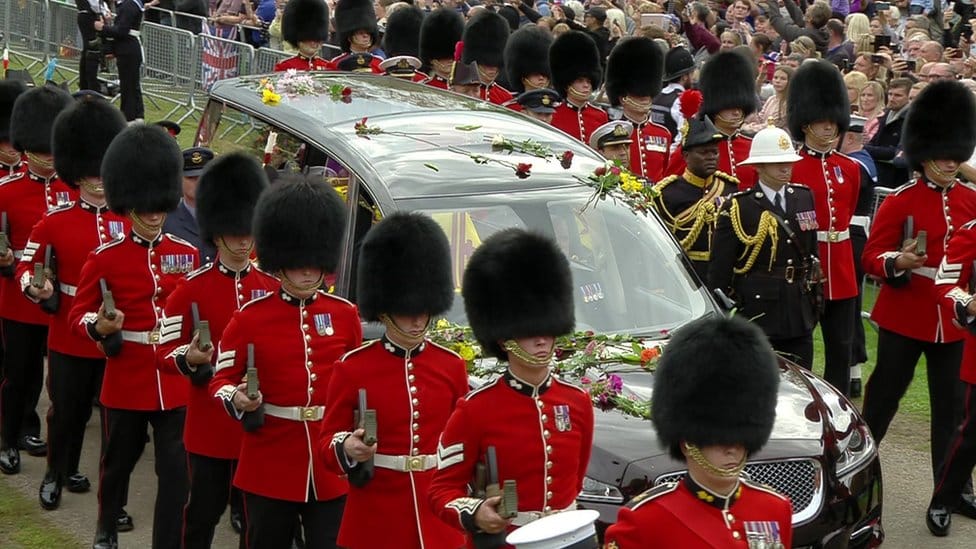 Kraj elizabetanske ere: Velika Britanija i svet se oprostili od kraljice Elizabete Druge 16 Hearse