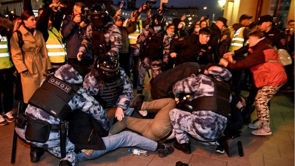 Moscow protest - scuffle with police, 21 Sep 22