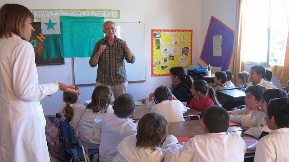 Radojica Petrović sa učenicima u Urugvaju