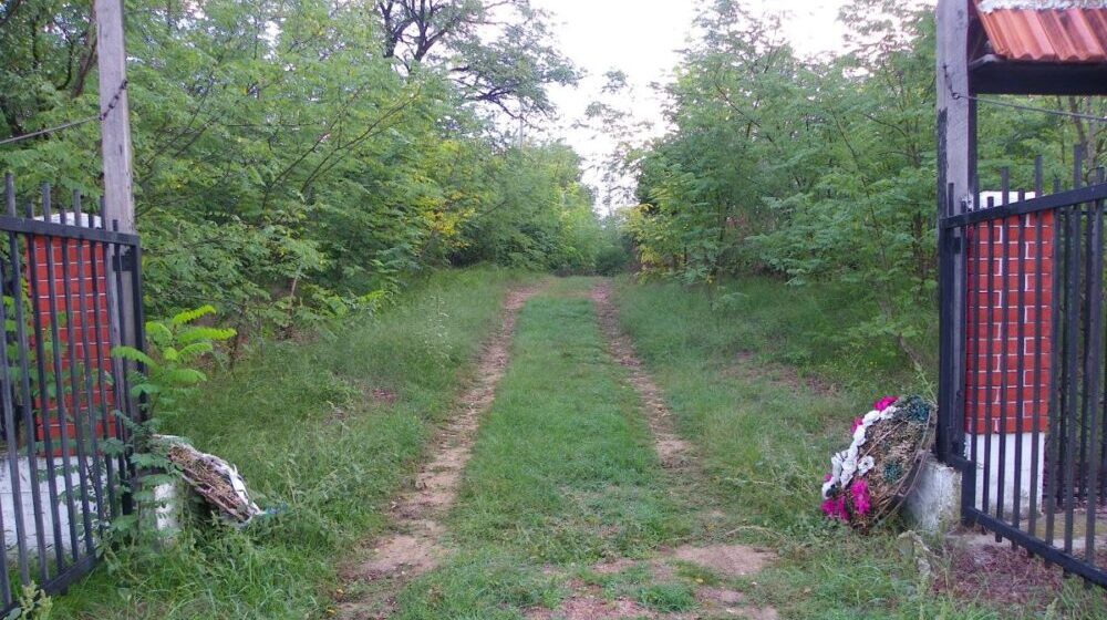 "Pogrebni venci na kući novinara Dukića su zastrašivanje i pretnja" 1