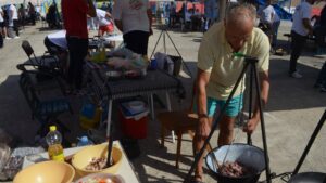 "Najbitniji sastojak je dobra volja": Meraklije u Vranju otkrile tajnu najukusnijeg gulaša 2 "Najbitniji sastojak je dobra volja": Meraklije u Vranju otkrile tajnu najukusnijeg gulaša 2