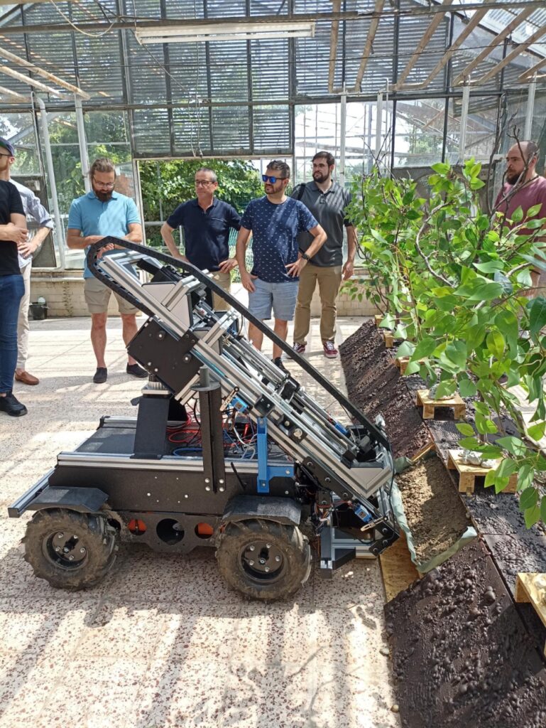 Robot „Gari” pomaže borovnici da ima veće prinose 2