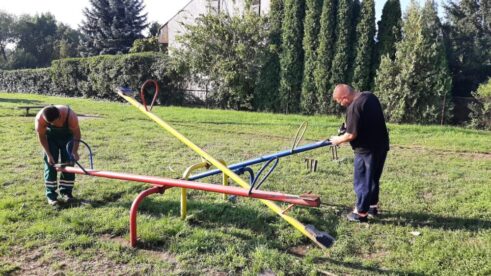 Zrenjanin: Popravljaju se dečja igrališta 4
