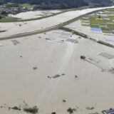 Dvoje stradalo u tropskoj oluji u Japanu, 130.000 domova bez struje 10