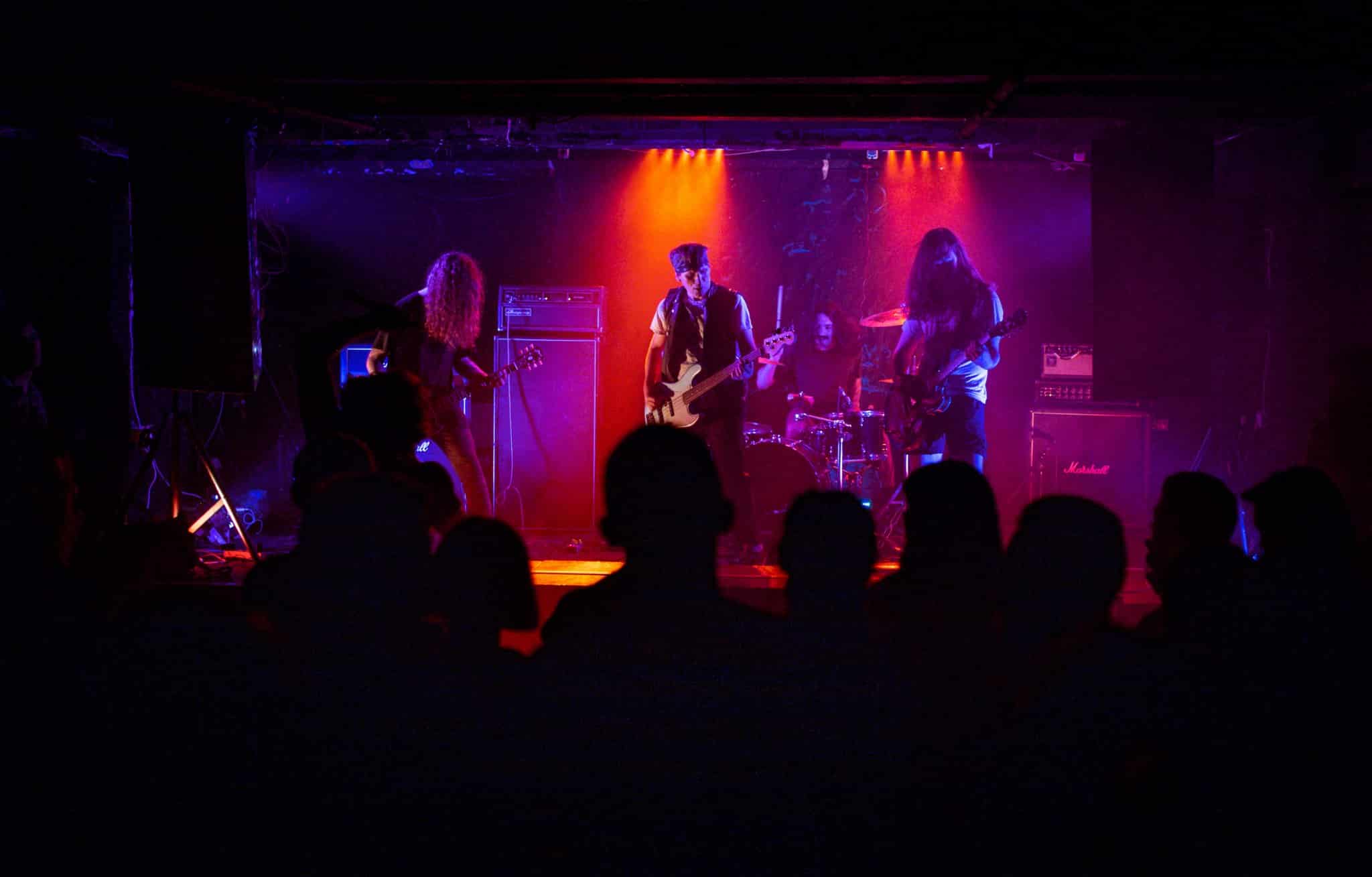 Rules: Nismo deo mejnstrima niti pokušavamo bit 3