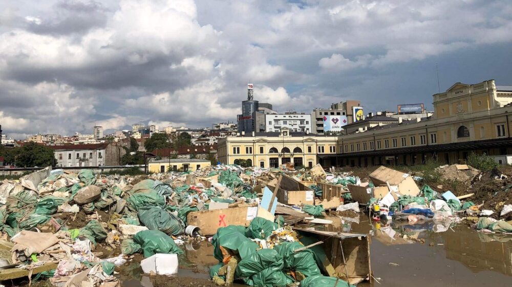 Od simbola prestonice do toksične deponije: Kako se Železnička stanica pretvorila u smetlište Beograda na vodi? (FOTO) 10