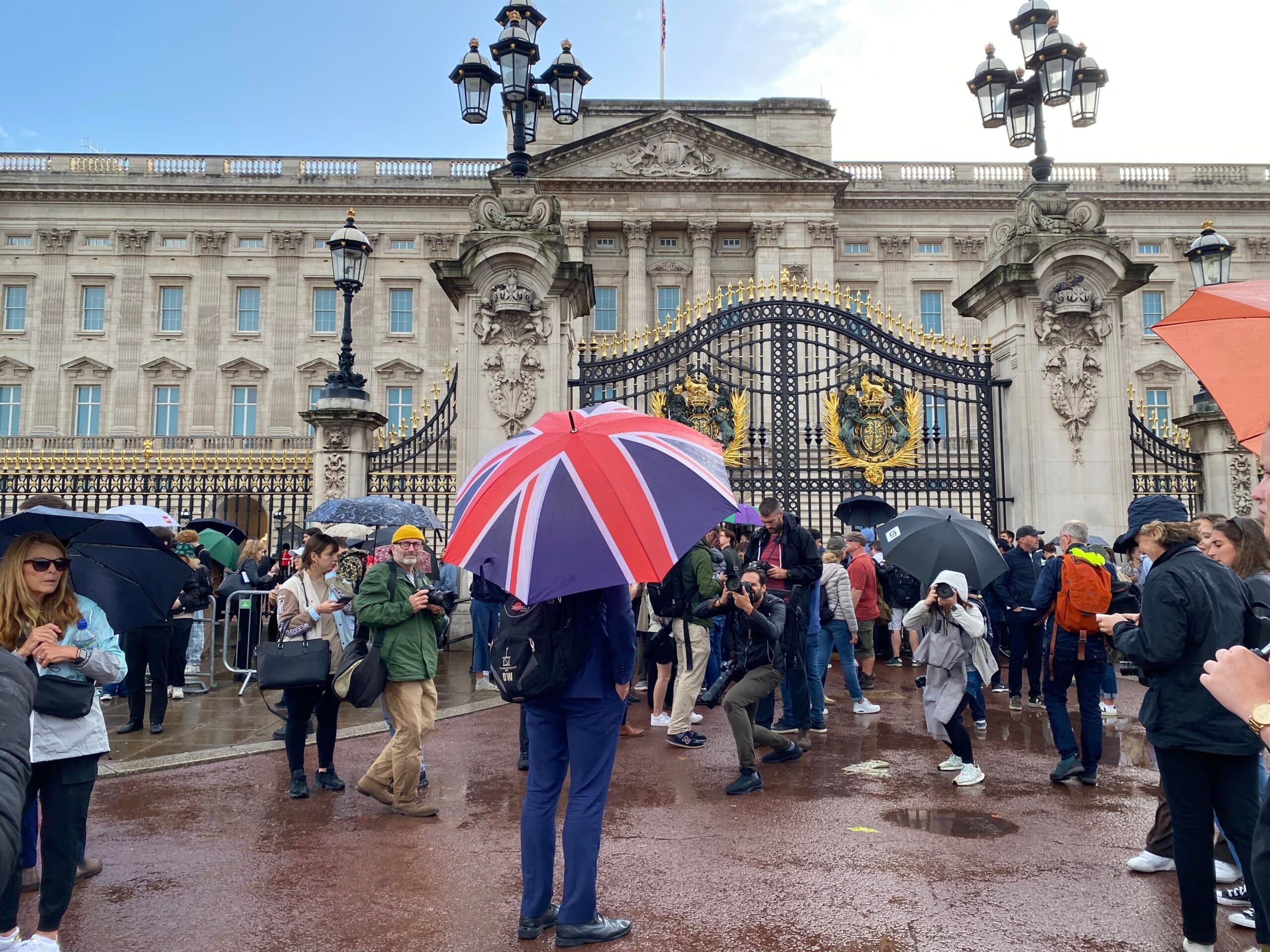 Kraljici Elizabeti se zdravstveno stanje pogoršalo, u Balmoralu stigla sva njena deca 2