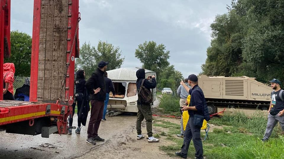 Aktivisti na Šodrošu okupili se oko mašina "Milenijum tima": Sprečavaju početak radova na izgradnji novog mosta 2