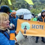 "Za katanac i parče žice traže 200.000 dinara": Odloženo suđenje po tužbi vlasnika "Galensa" protiv Dragane Arsić 13