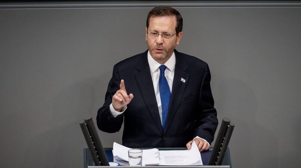 Predsednik Izraela govorio u nemačkom parlamentu o zločinima Trećeg rajha 1