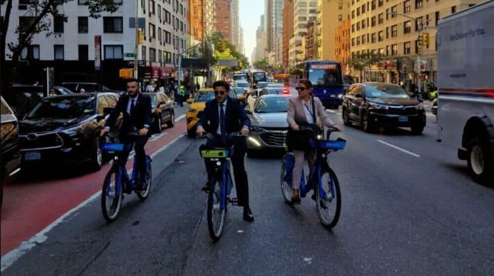 Abazović biciklom stigao u sedište Ujedinjenih nacija 1