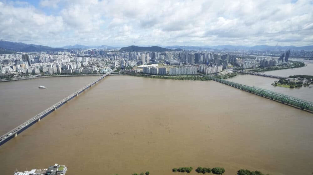 U Južnoj Koreji u naletu tajfuna stradalo deset osoba 1