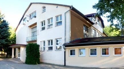 Đaci prvaci svečano dočekani u subotičkim školama: Dobili majice na kojima piše "Đak prvak" 1