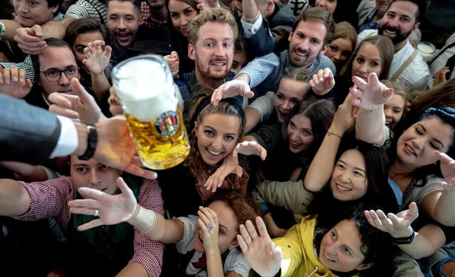 Oktoberfest 2022: Danas počinje najveći praznik za ljubitelje piva na svetu 1