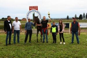 Konju “Strpljiv čovek” pehar opštine Bogatić: Završena galopska sezona na mačvanskom hipodromu 3