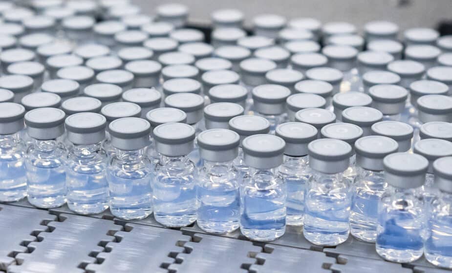Velika Britanija odobrila novu vakcinu Fajzer usmerenu na omikron soj 1