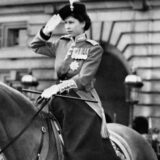 U fotografijama : Sportske uspomene kraljice Elizabete 4