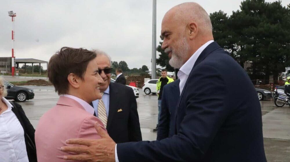 Brnabić dočekala Ramu na aerodromu "Nikola Tesla" 1