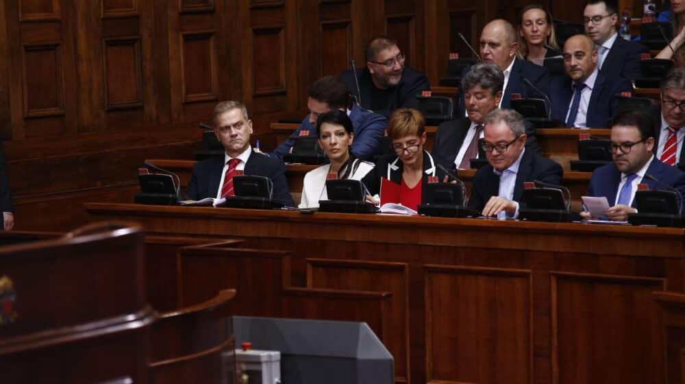 Šta sve poseduju šefovi poslaničkih grupa u Skupštini Srbije: Palma najbogatiji, osim kuća ima i salu za rekreaciju 1