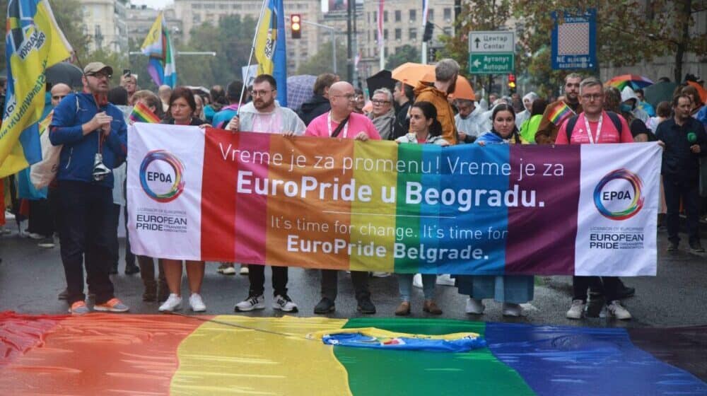 "Bili smo svedoci političke pozorišne predstave u Beogradu": Stručnjak za LGBT politiku o Evroprajdu 1