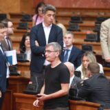 Ko je sve bio među gostima u galeriji tokom skupštinske sednice i kakva se poruka šalje njihovim prisustvom? 12