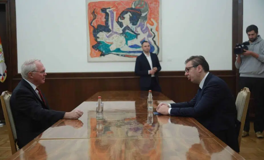 Vučić razgovarao telefonom sa ambasadorom SAD Kristoferom Hilom: Srbi sa Kosova užasnuti ponašanjem Prištine 1