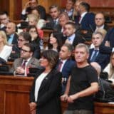Na posebnoj sednici o Kosovu i Metohiji izglasan predlog da rasprava traje deset umesto pet sati 1