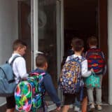 Koliko treba da bude težak đački ranac: Svaki deseti učenik u Srbiji ima neki deformitet kičme 7