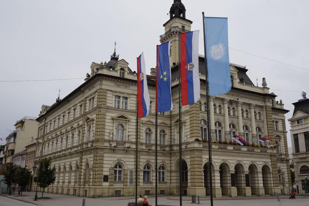 Vojvođanske zastave preživljavaju teške dane, niko ih ne ističe 3