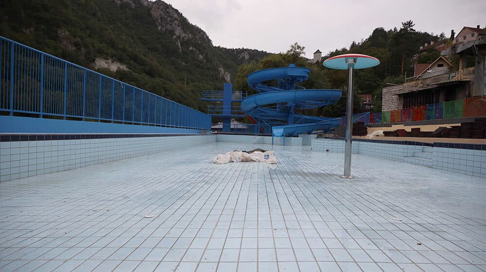 Zavetnici: Dečji bazen u Užicu oštećen samo jedan dan posle rekonstrukcije 1