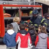Užički mališani družili se sa vatrogascima i spasiocima (FOTO/VIDEO) 16