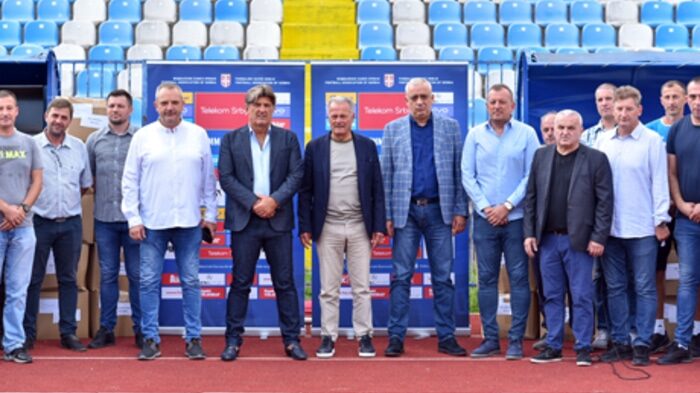 Fudbalski savez Srbije donirao sportsku opremu klubovima u Subotici i Somboru 1