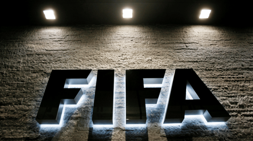 Fifa predstavila svoje kapitenske trake naspram traka 'One Love' 1