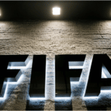 Fifa predstavila svoje kapitenske trake naspram traka 'One Love' 1