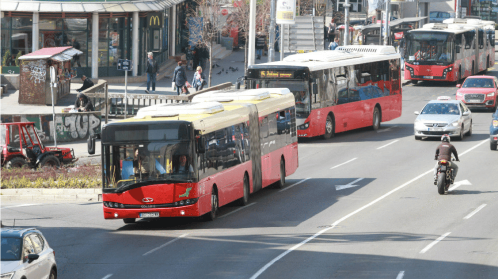 Još jedan incident prevoznika Banbus: Zapalio se njegov autobus na stajalištu u Bulevaru oslobođenja 1