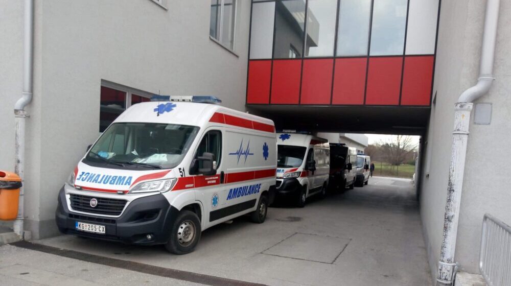 Hitnoj pomoći u Kragujevcu javljali se pacijenti sa pritiskom i oboleli od kovida 1