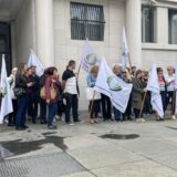 Prosvetari protestovali ispred Vlade Vojvodine: Ne tražimo ministarske plate, vratite nam dostojanstvo 11