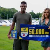 Mozzart i Badamosi za lečenje malog Vukašina: Najbolji igrač devetog kola Mozzart Bet Superlige donirao 50.000 dinara 9