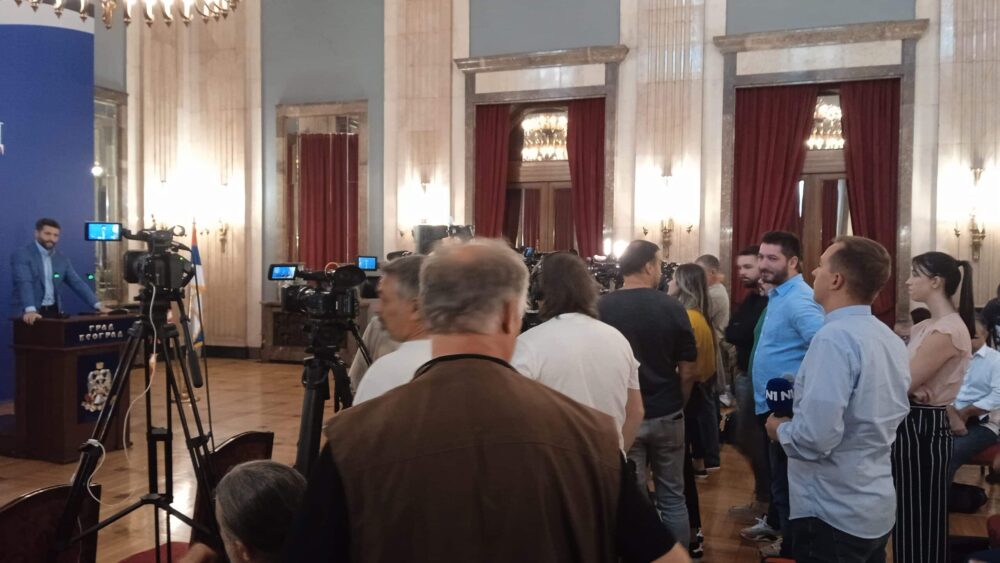 "Novinari da ne lažu i ne prekidaju": Kako je izgledala prva konferencija Šapića kao gradonačelnika? 3