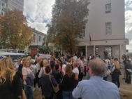 Štrajk zaposlenih u klinici "Laza Lazarević" zbog loših uslova rada: Nakon razrešenja vd direktorke moguće pregovaranje o ostalim zahtevima (FOTO) 2