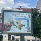 Po Beogradu postavljeni bilbordi koji reklamiraju Evroprajd, neki već uništeni 2