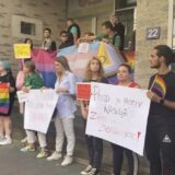 "Premijerka zabranjuje ljudska prava": Ana Brnabić zvižducima dočekana u Domu omladine (VIDEO) 7